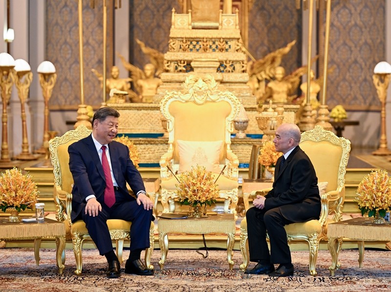习近平会见西哈莫尼1.jpg
