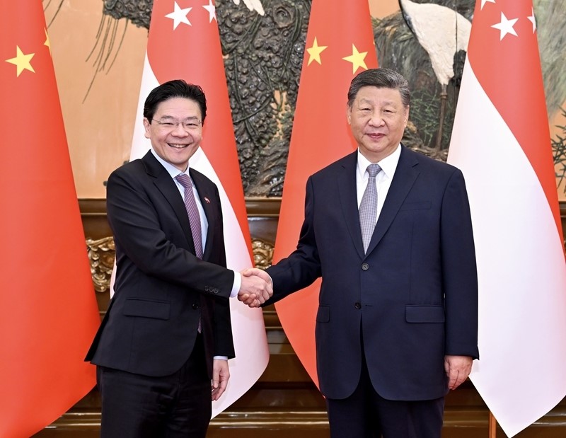 习近平会见新加坡总理黄循财1.jpg